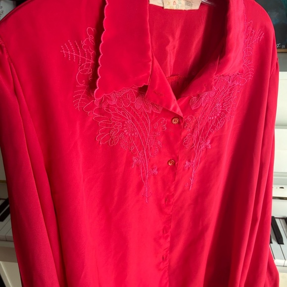 Vintage Red Blouse with Embroidered Details 18 - Picture 14 of 16